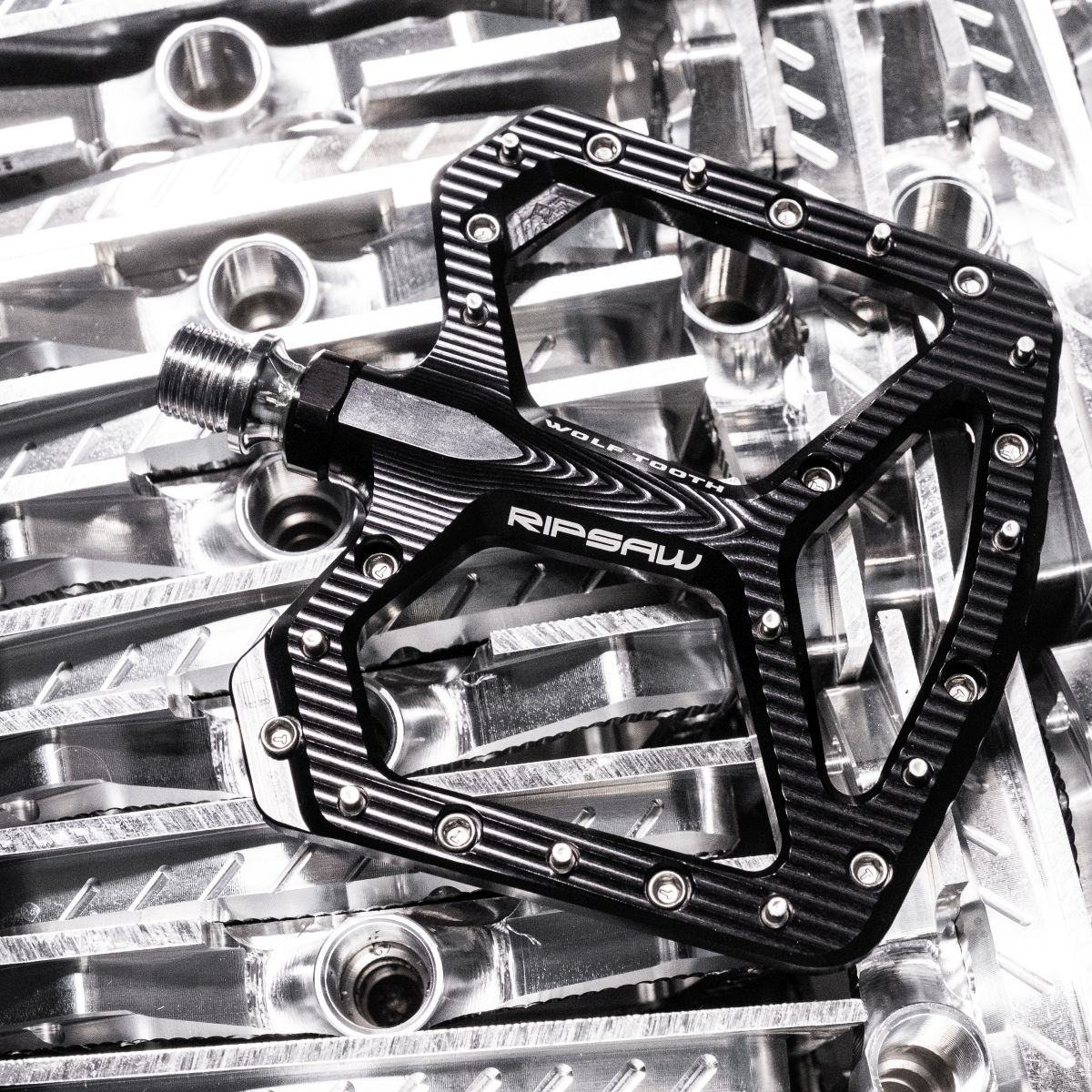 WOLF TOOTH RIPSAW PEDALS 10 WOLF TOOTH RIPSAW PEDALS - Image 10
