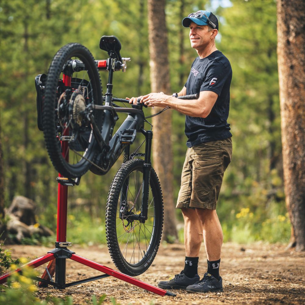 FEEDBACK SPORTS - PRO MECHANIC HD BIKE REPAIR STAND 7 FEEDBACK SPORTS - PRO MECHANIC HD BIKE REPAIR STAND - Image 7