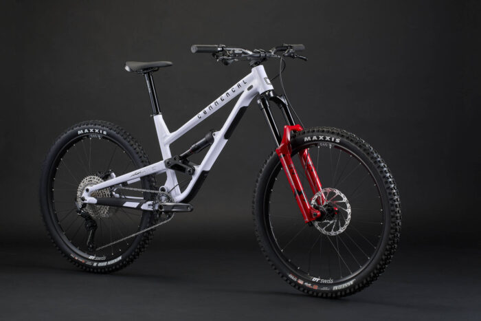 2027 Commencal Clash V2 – view 2