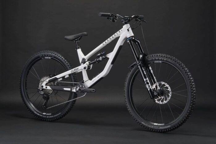 2027 Commencal Clash V3 – view 3