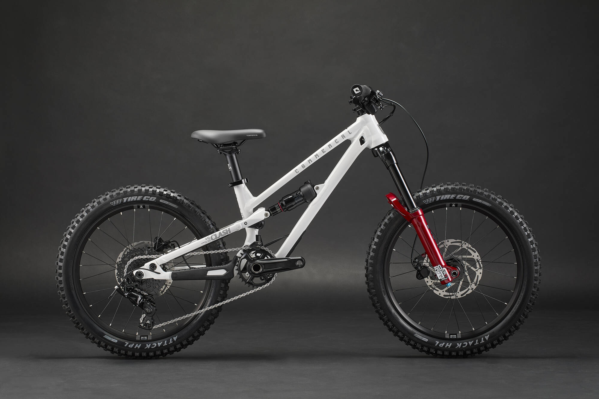 2027 Commencal Clash 20 – view 2
