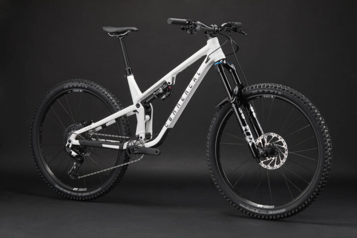 2027 Commencal Meta V5 – view 4