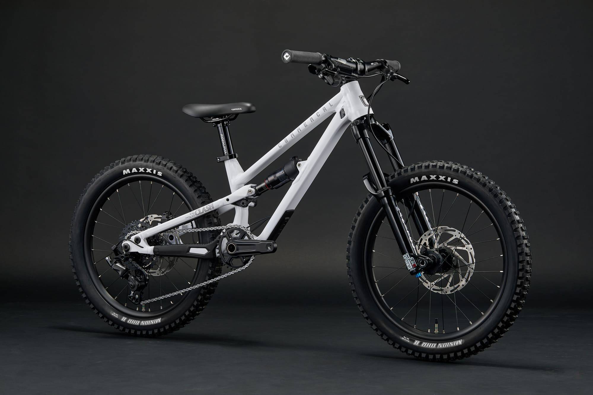 2026 Commencal Clash 20 – view 2