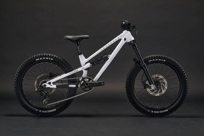 2026 Commencal Clash 20 – view 3