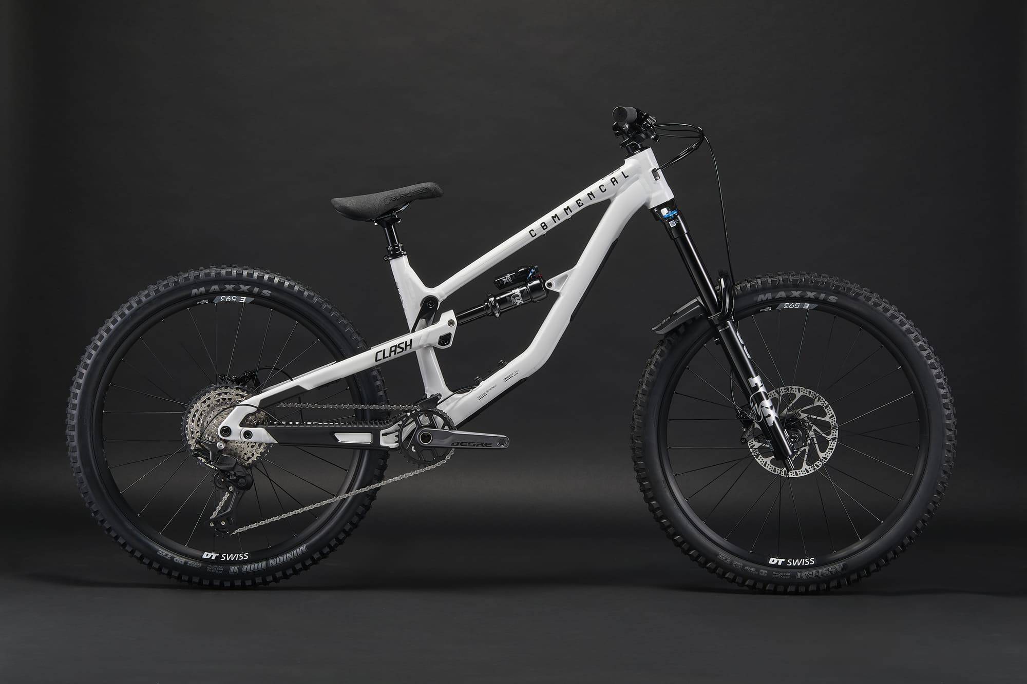 2027 Commencal Clash V3 – view 2