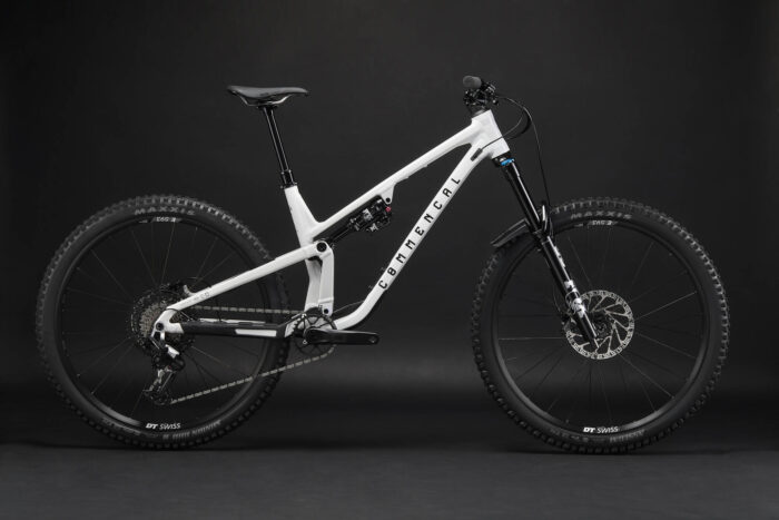 2027 Commencal Meta V5 – view 2