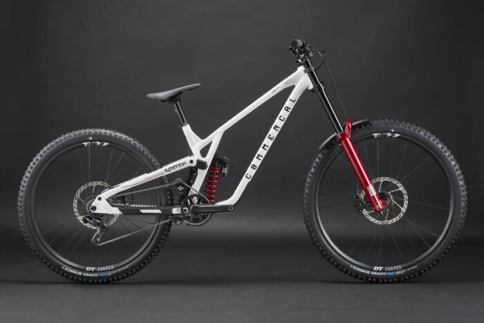 2027 Commencal Supreme DH V5.2 – view 3