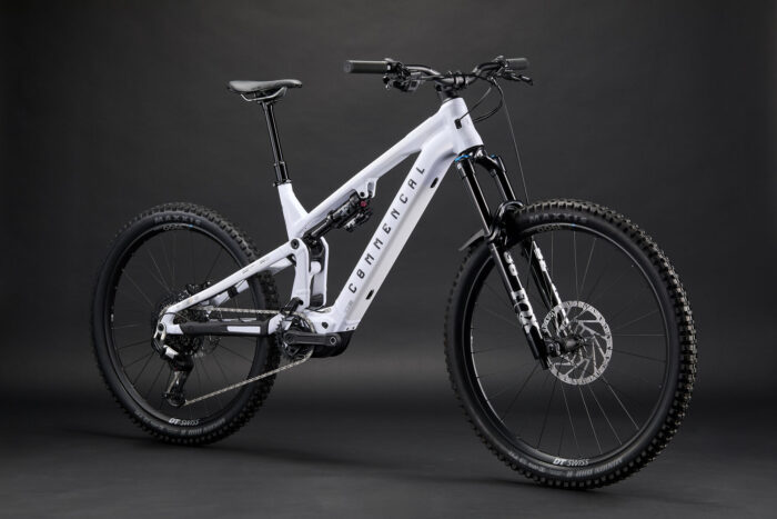 2027 Commencal Meta Power SX Avinox M2S – view 2