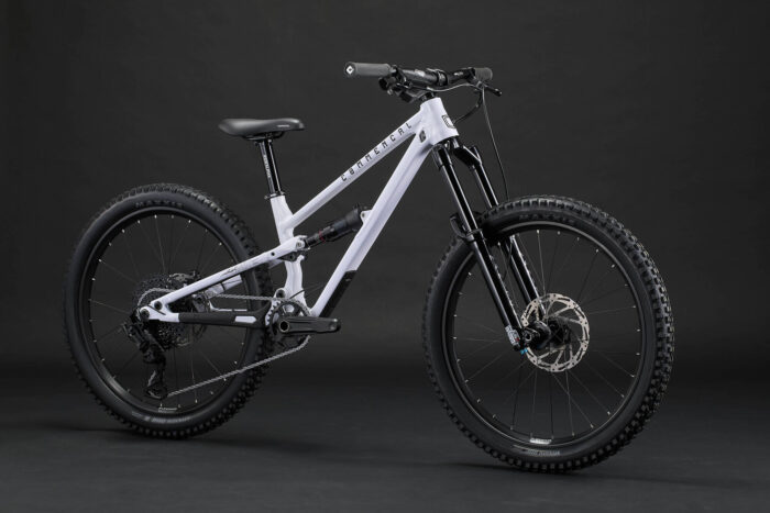 2026 Commencal Clash 24 – view 2