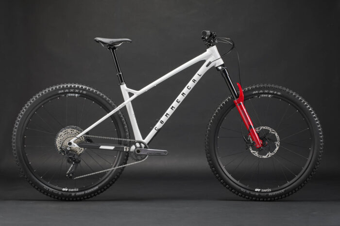 2027 Commencal Meta HT V3 – view 2