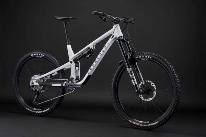 2026 Commencal Meta SX V5 – view 2