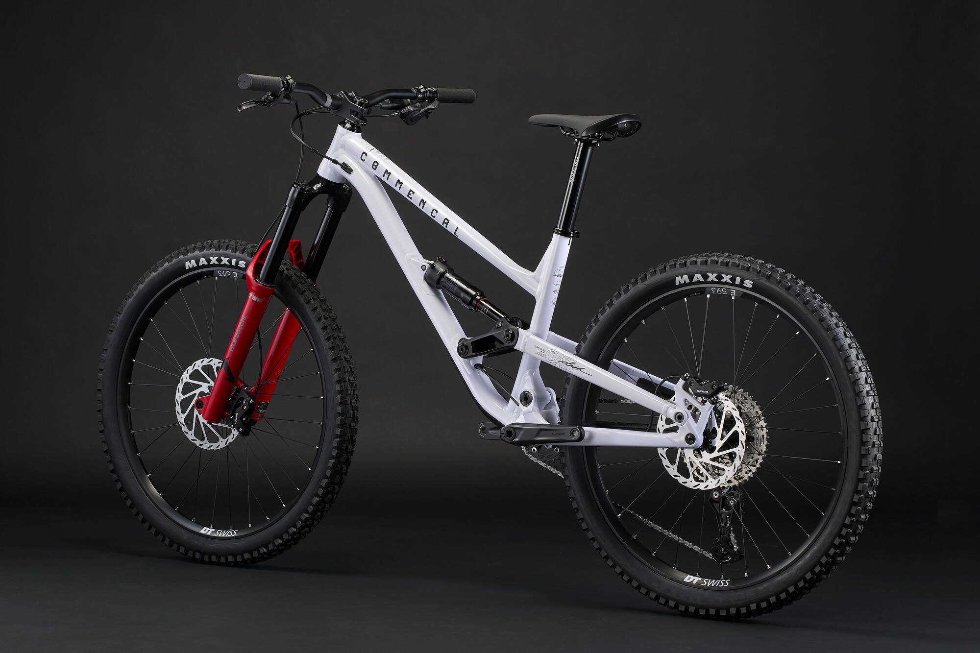 2027 Commencal Clash V2 – view 4
