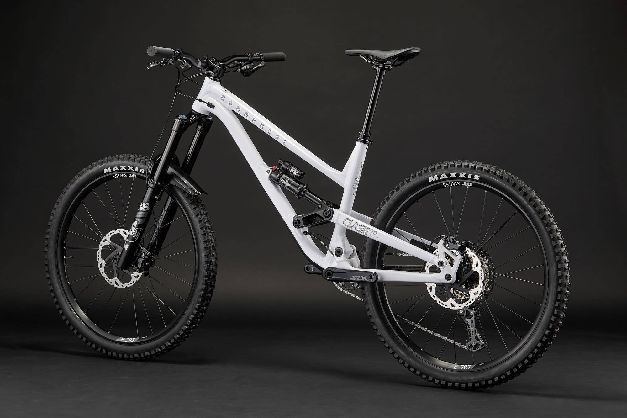 2026 Commencal Clash V2 – view 3