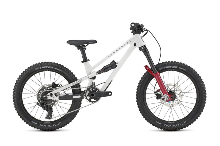2027 Commencal Clash 20